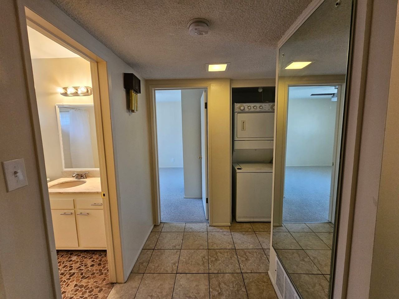 315 N Hillcrest Blvd #12 - Photo 3 of 16