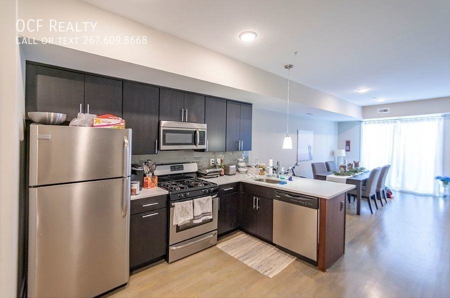 1607 Catharine St #2F