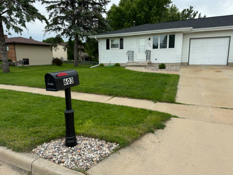 603 N Madison St - Photo 2 of 18