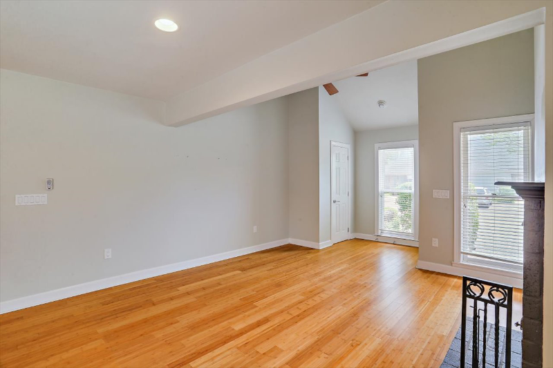 405 River Pl - Photo 3 of 20