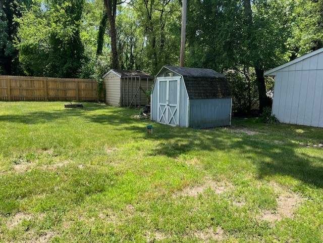 93400 Charles St - Photo 3 of 15