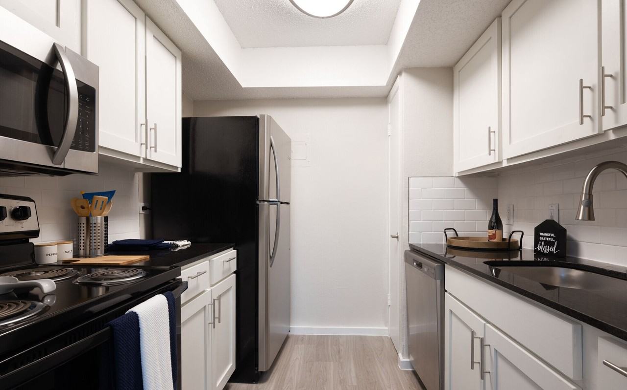 Cascade Apartments - Photo 7 of 50