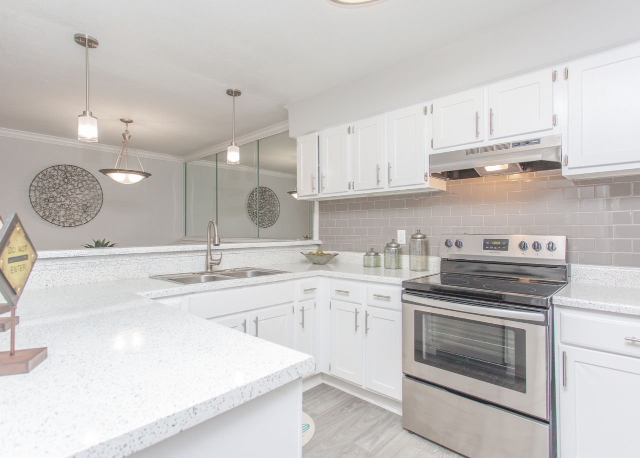 Rayfords Edge - Photo 2 of 21