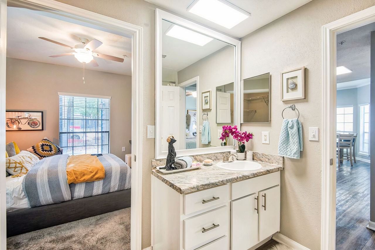 Derby at Steeplechase - Photo 5 of 50