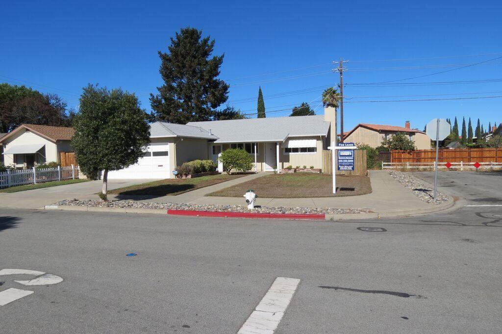 338 Chesterton Ave - Photo 2 of 12