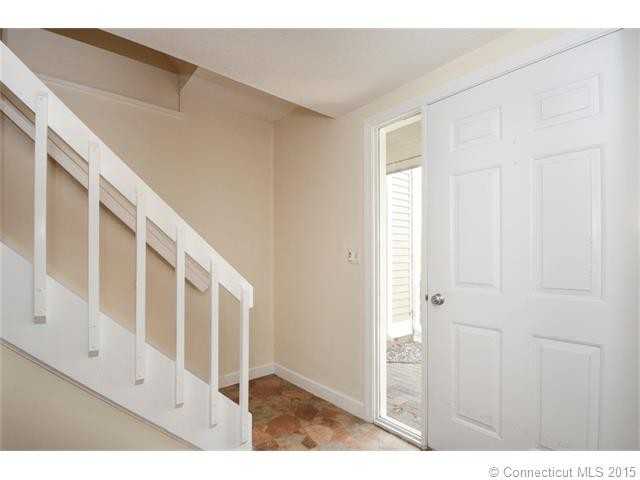 39 Old Mill Ct #39 - Photo 3 of 34