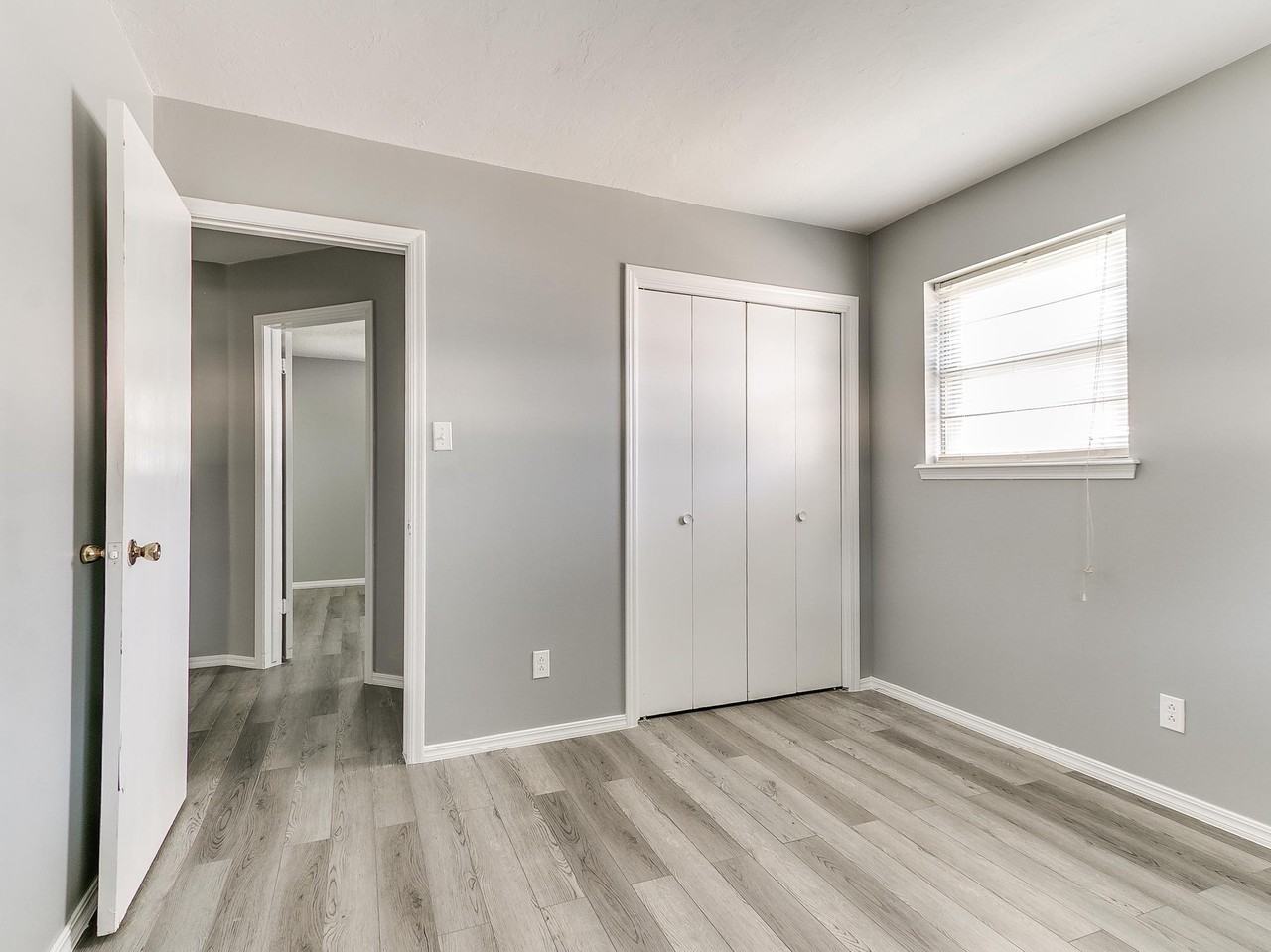 4405 N Chapman Ave #1 - Photo 5 of 15