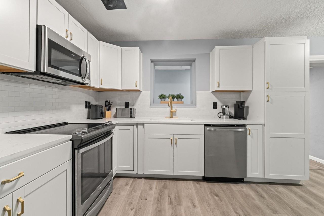 Crestline Dr - Photo 3 of 13