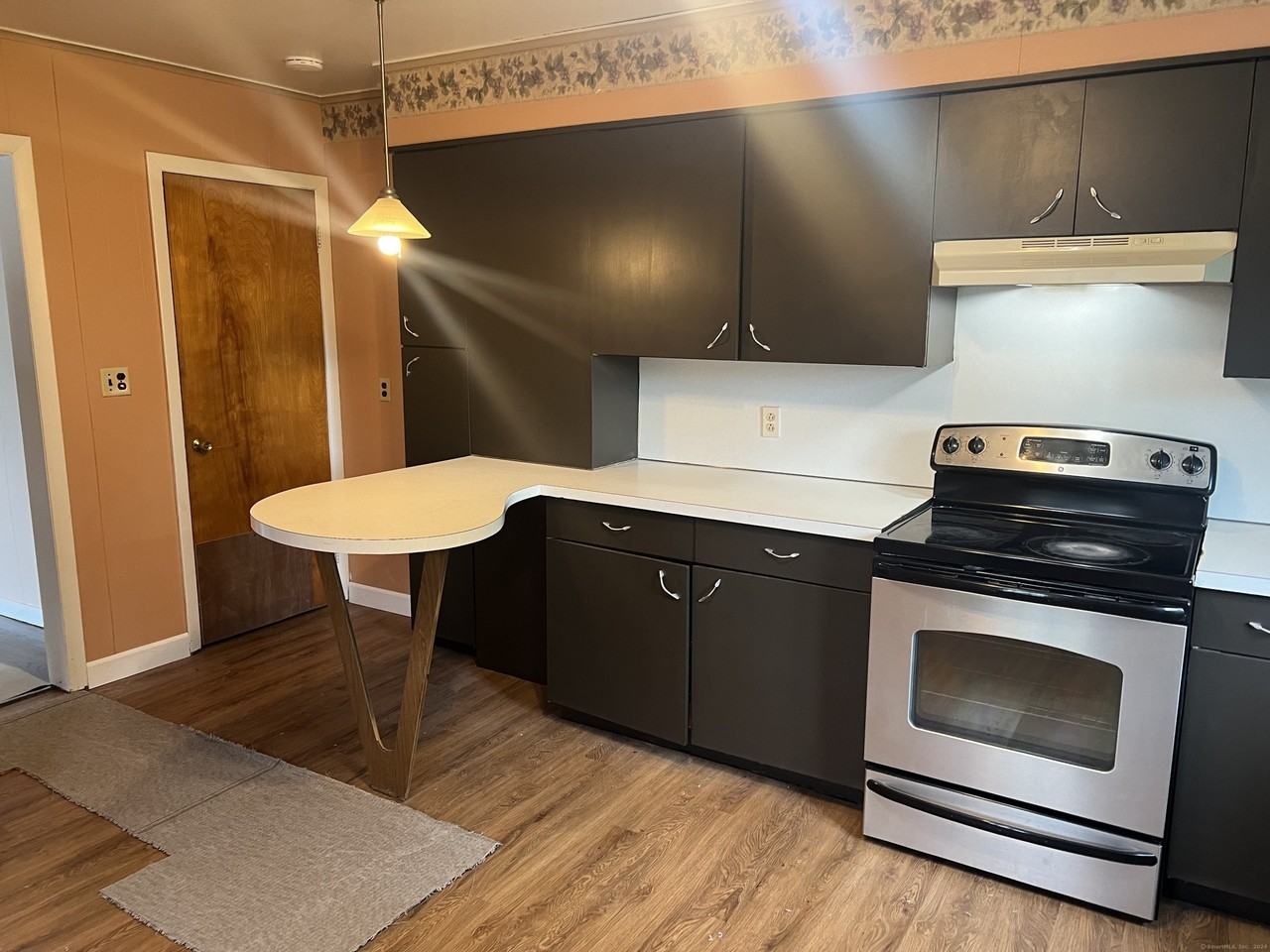 240 Cherry St - Photo 2 of 18