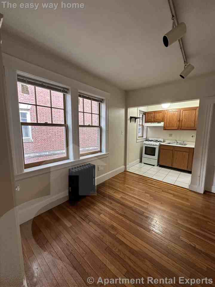 39 Lee St #3A - Photo 2 of 9