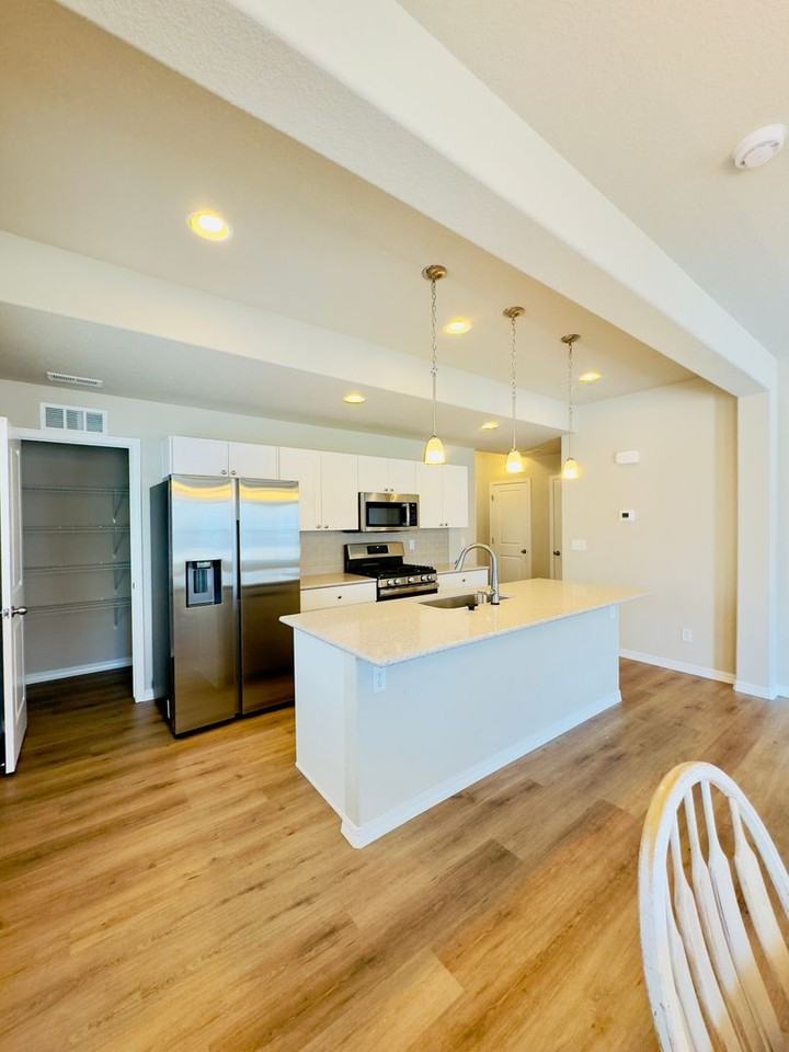 6063 Magma Hts - Photo 6 of 18