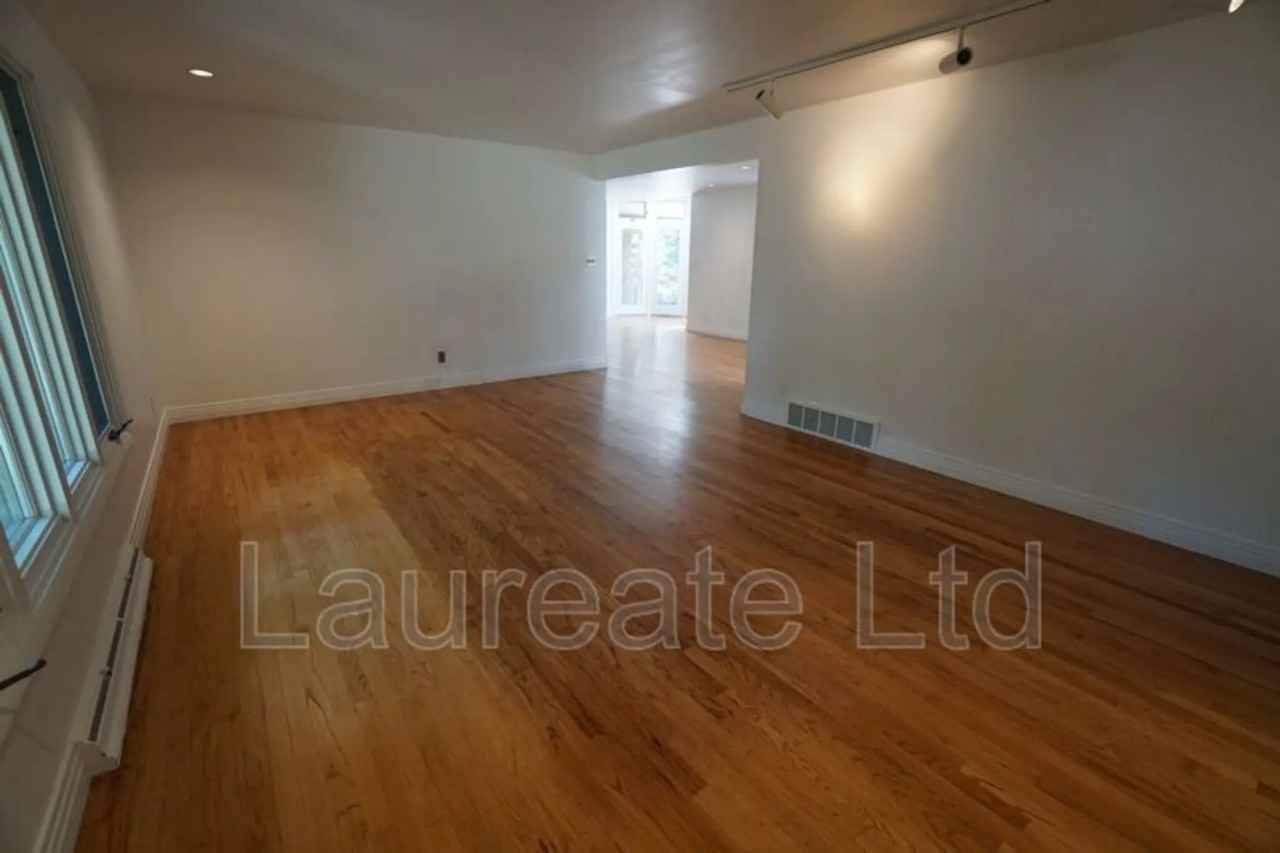 9 Cherry Vale Dr - Photo 3 of 22