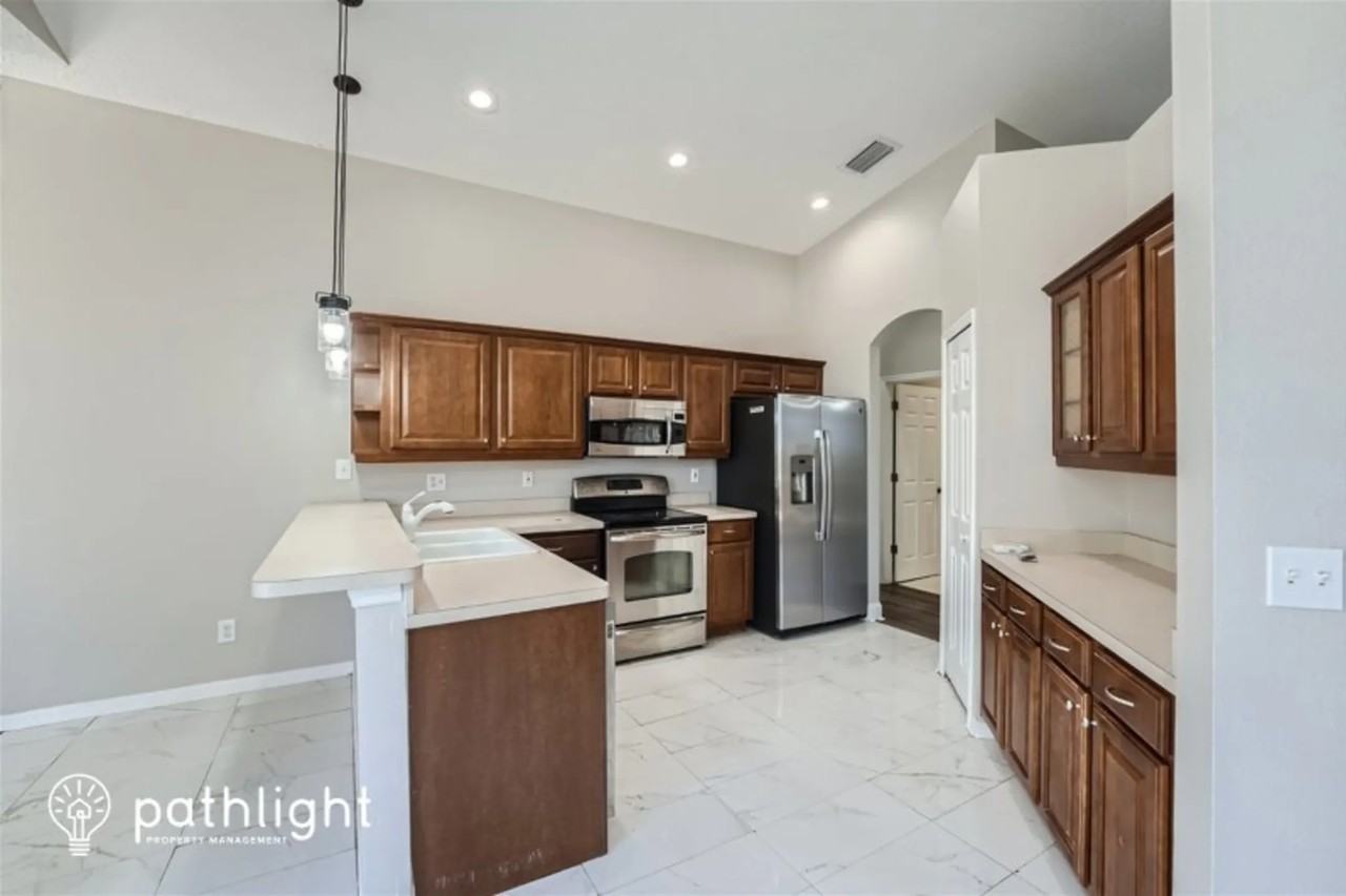 1865 Wood Brook St - Photo 2 of 19