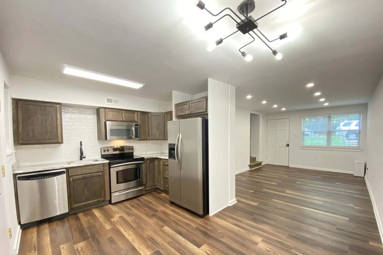 33 Faris Cir Unit 33 - Photo 3 of 15