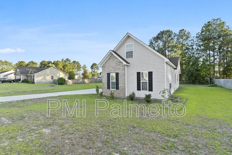 129 Crassula Dr - Photo 2 of 34