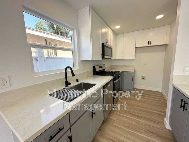 2033 W Burnett St - Photo 3 of 18