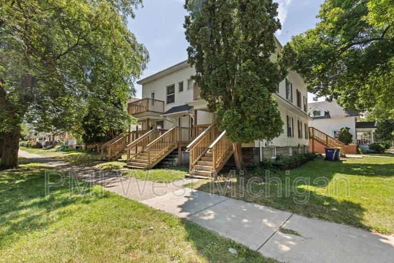 1051 Pine Ave Nw - Photo 3 of 22