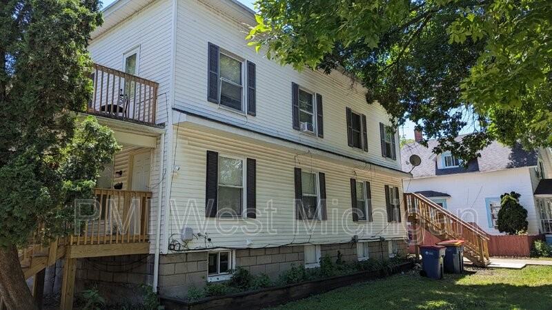 1051 Pine Ave Nw - Photo 4 of 22