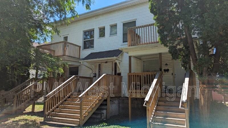 1051 Pine Ave Nw - Photo 5 of 22