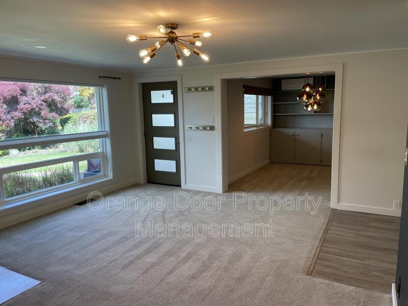 8816 38th Ave Sw - Photo 2 of 18