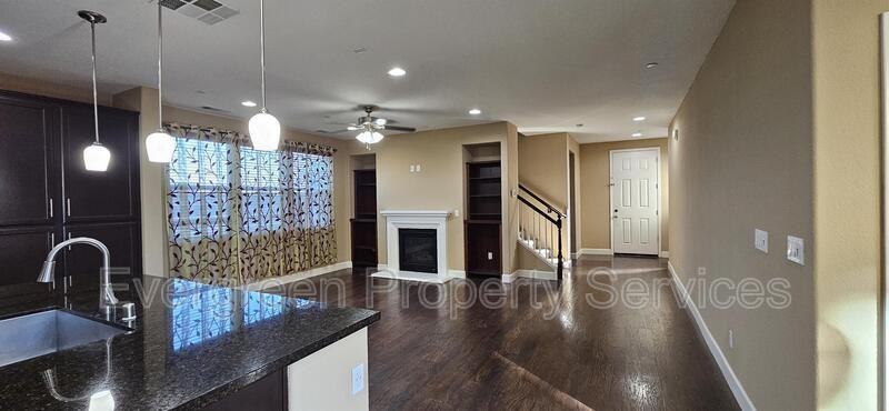 894 Willow Bridge Dr - Photo 3 of 20