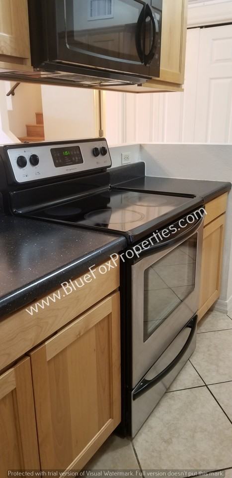 2766 N Malibu Dr - Photo 3 of 15