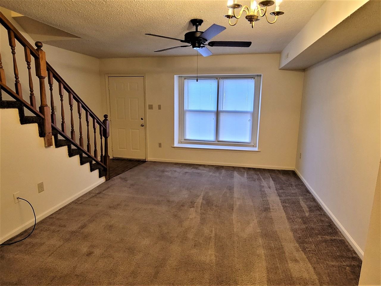 303 Jo Anns Way - Photo 3 of 15