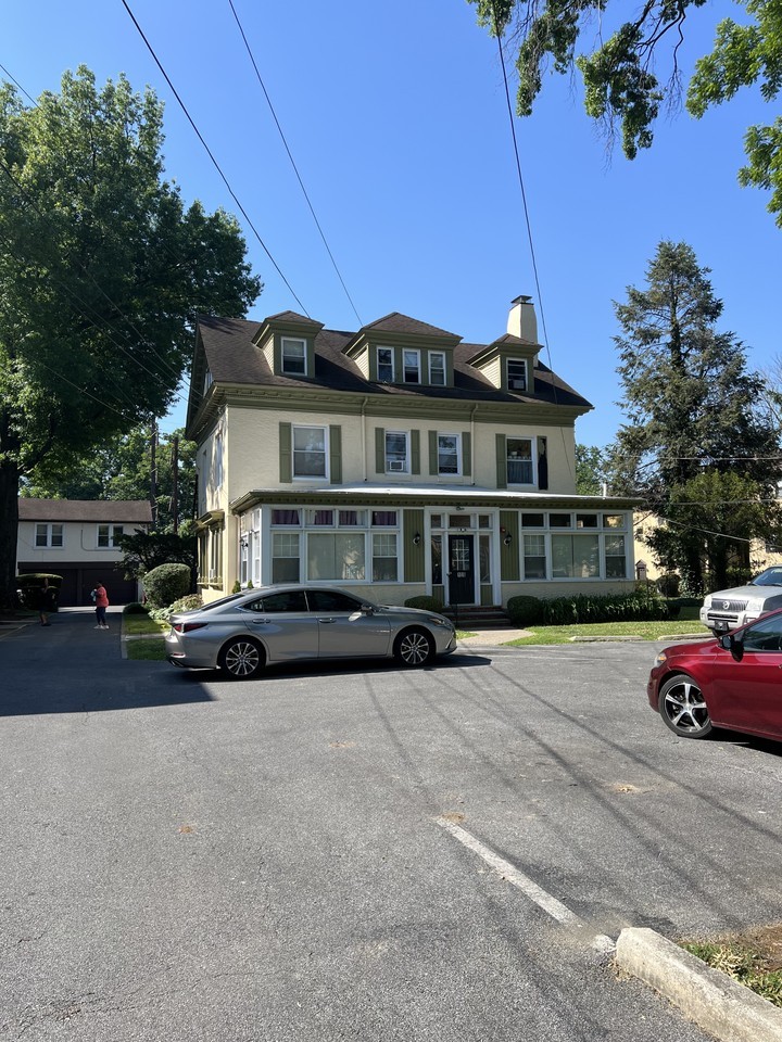 100 W Baltimore Ave - Photo 2 of 2