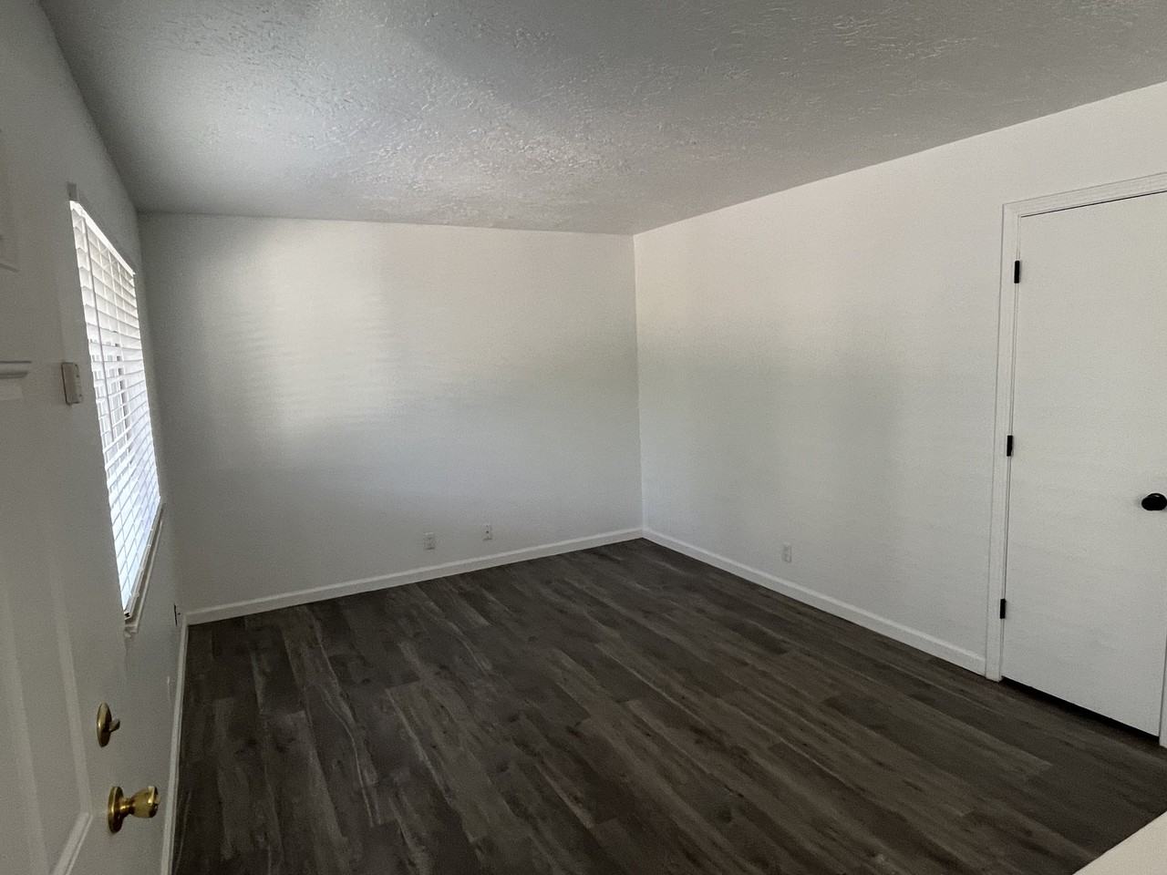 12320 Candelaria Rd Ne - Photo 6 of 35