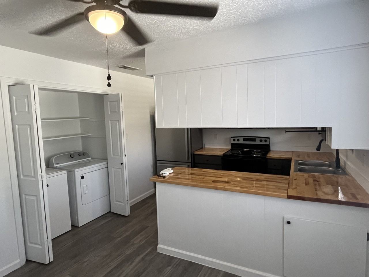 12320 Candelaria Rd Ne - Photo 7 of 35