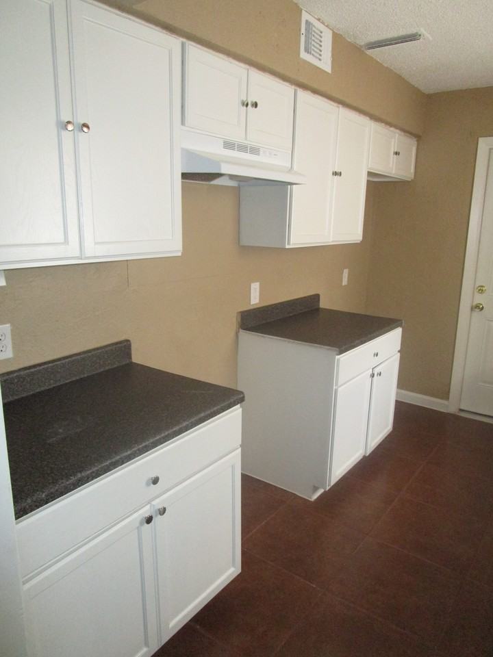 5616 Glen Forest Ln - Photo 3 of 8