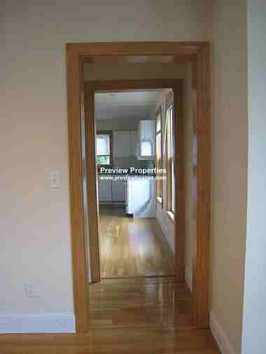 Pearl St #2P - Photo 6 of 10