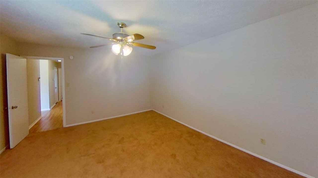 1126 W Belgravia Dr - Photo 7 of 8