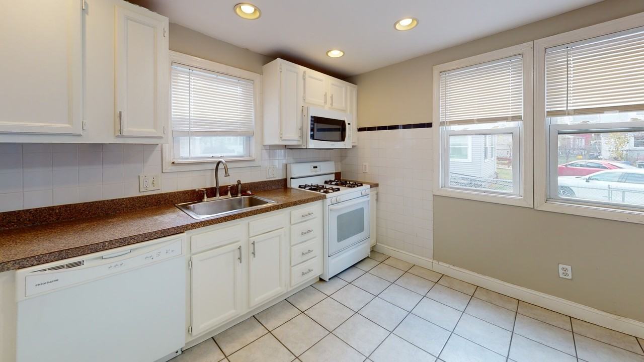 25 Kelley Ct #24 - Photo 2 of 9