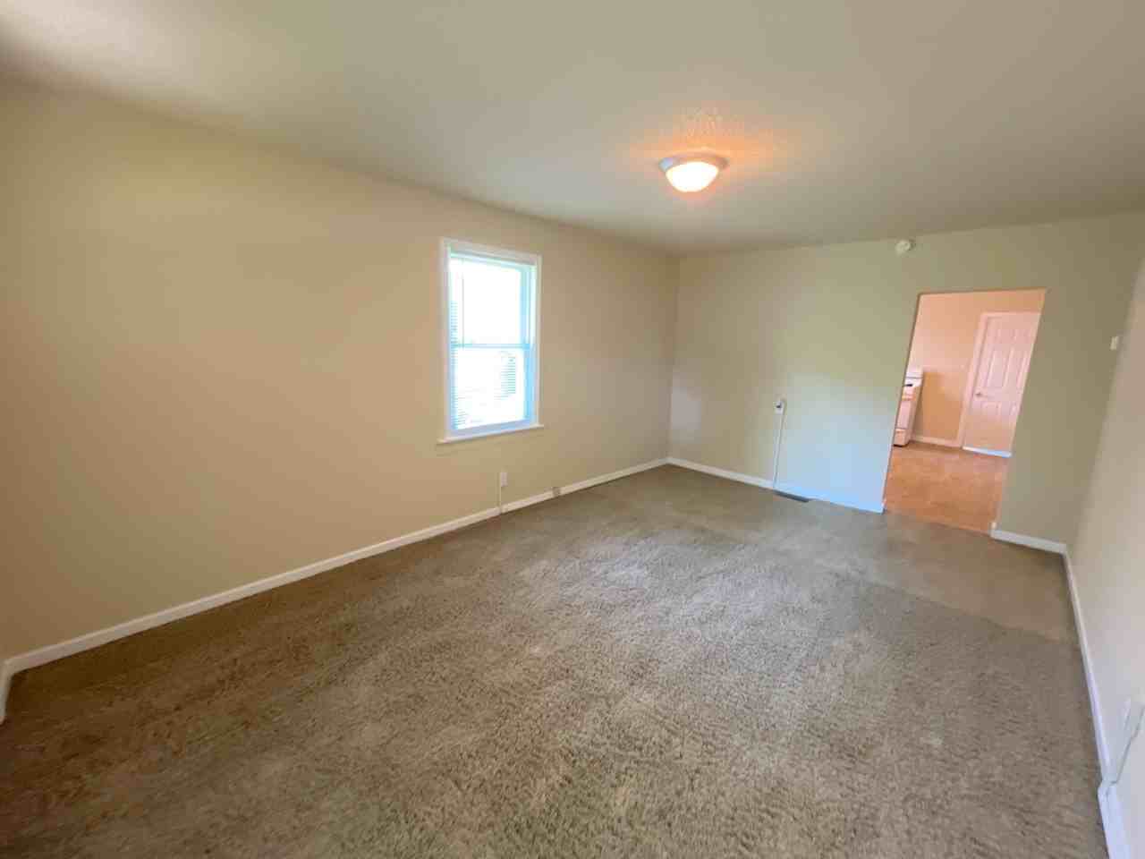 1341 S Delphos St - Photo 3 of 14