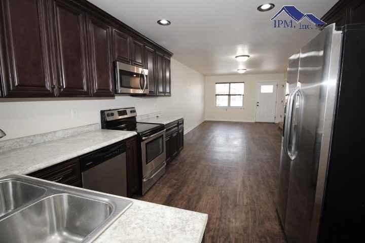 412 13th St Ne - Photo 3 of 12