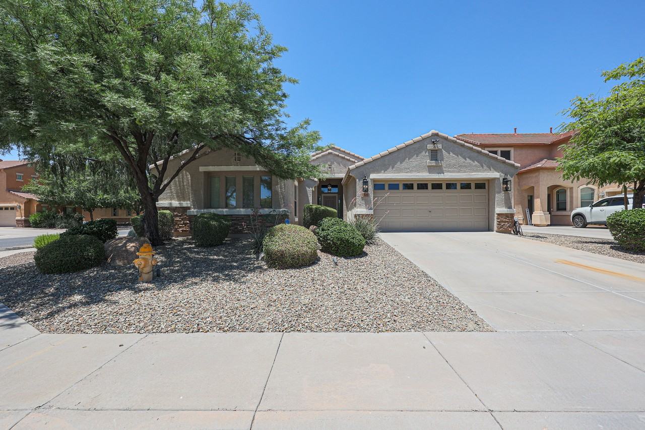 2508 E Bear Creek Ln - Photo 2 of 43