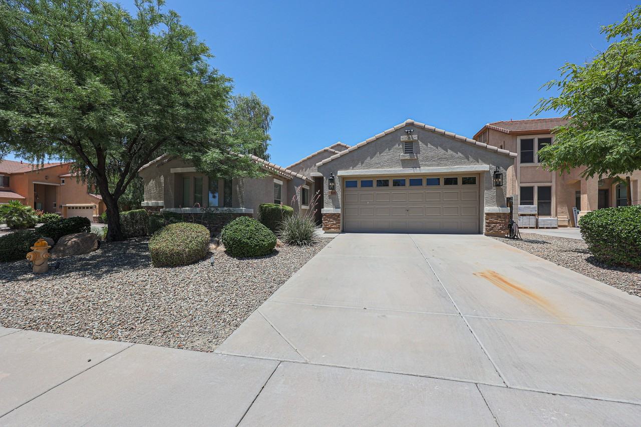 2508 E Bear Creek Ln - Photo 3 of 43