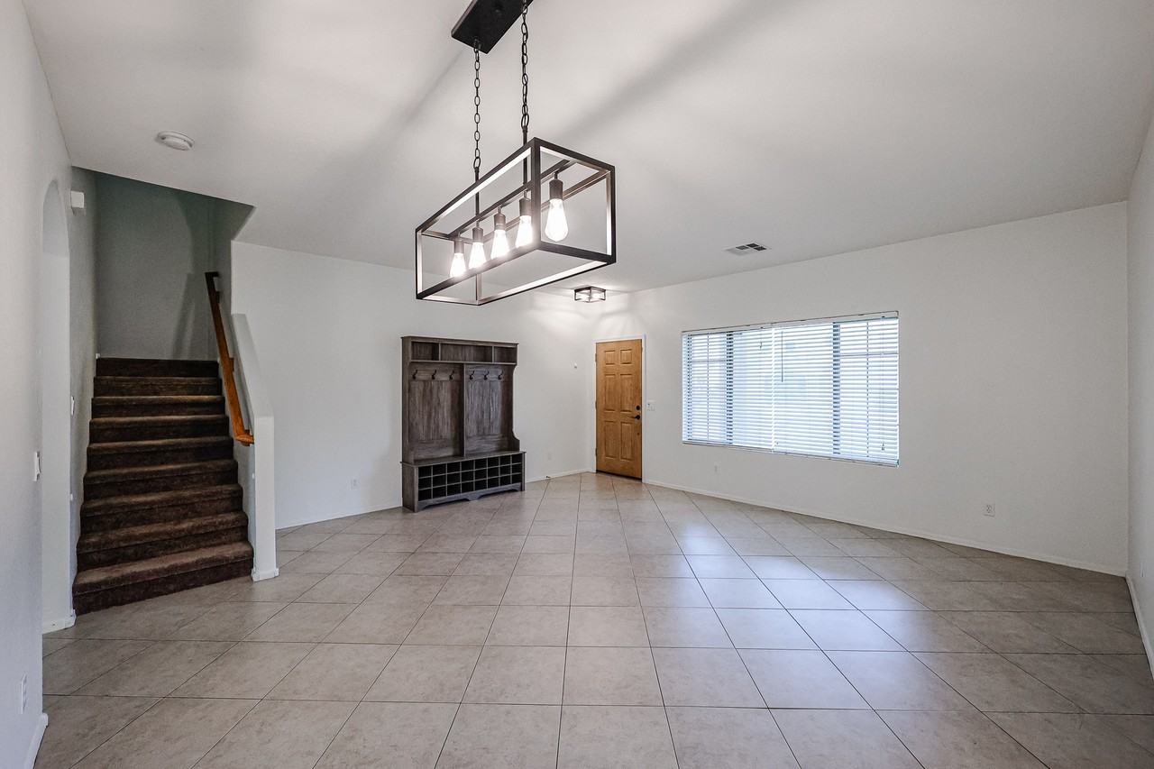 3481 E Vernon St - Photo 4 of 46