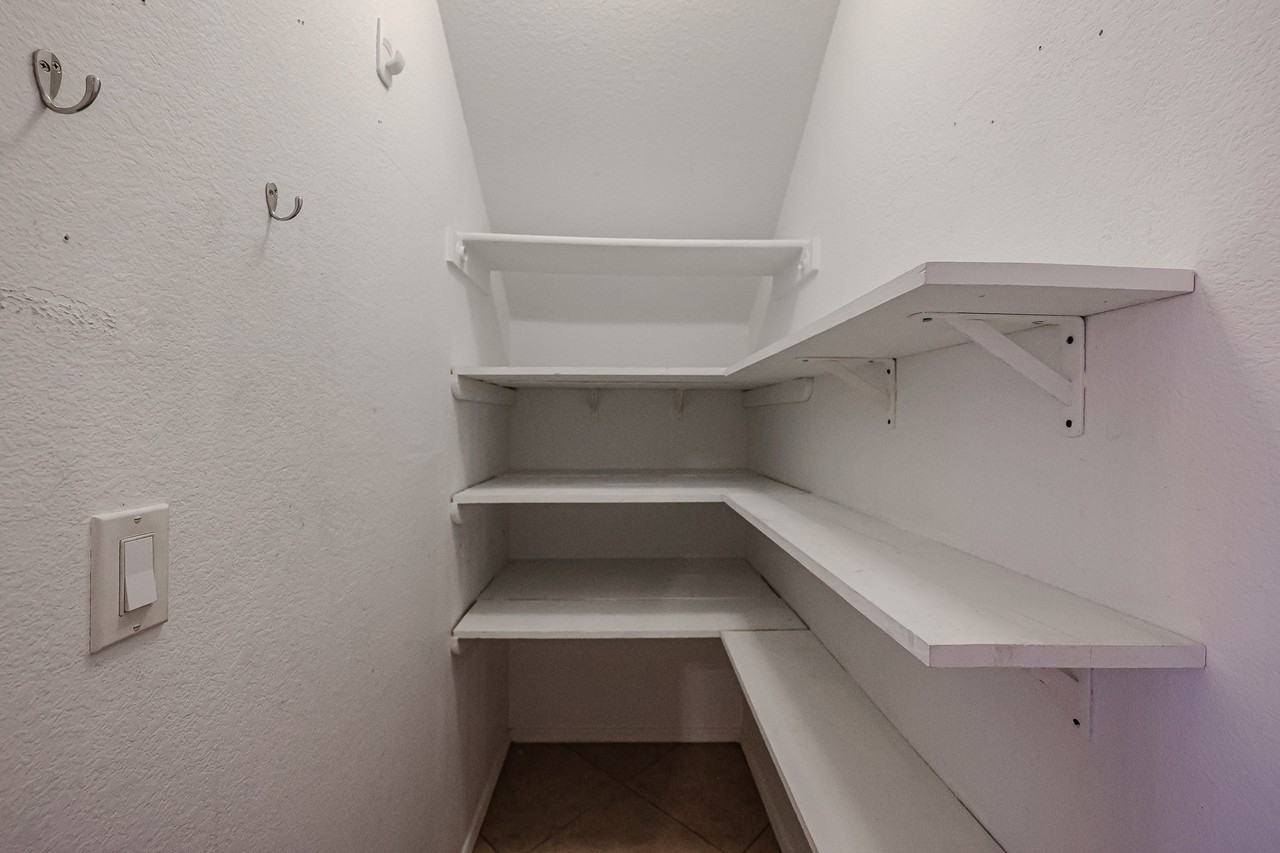 3481 E Vernon St - Photo 6 of 46