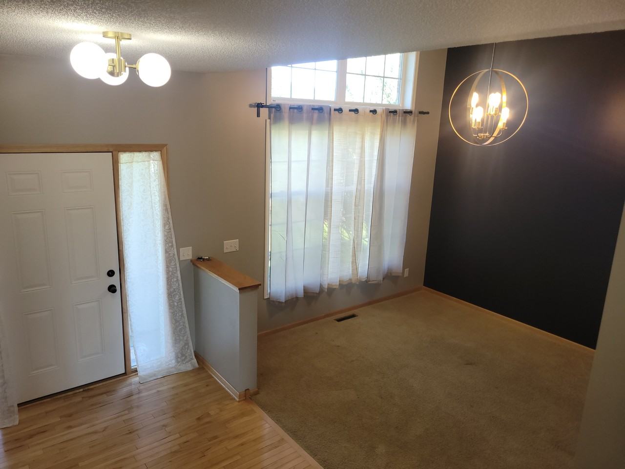 16446 Dodd Ln - Photo 2 of 10