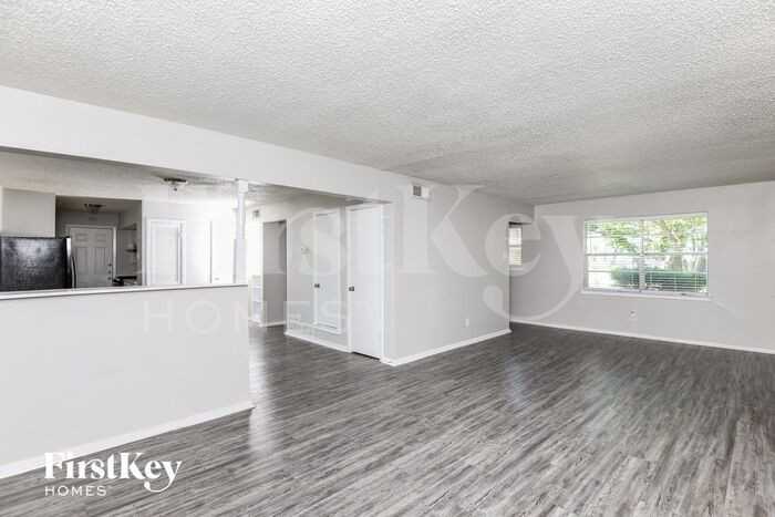 640 Rutgers Dr - Photo 2 of 15