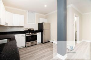 featured image of 646 W Roscoe St