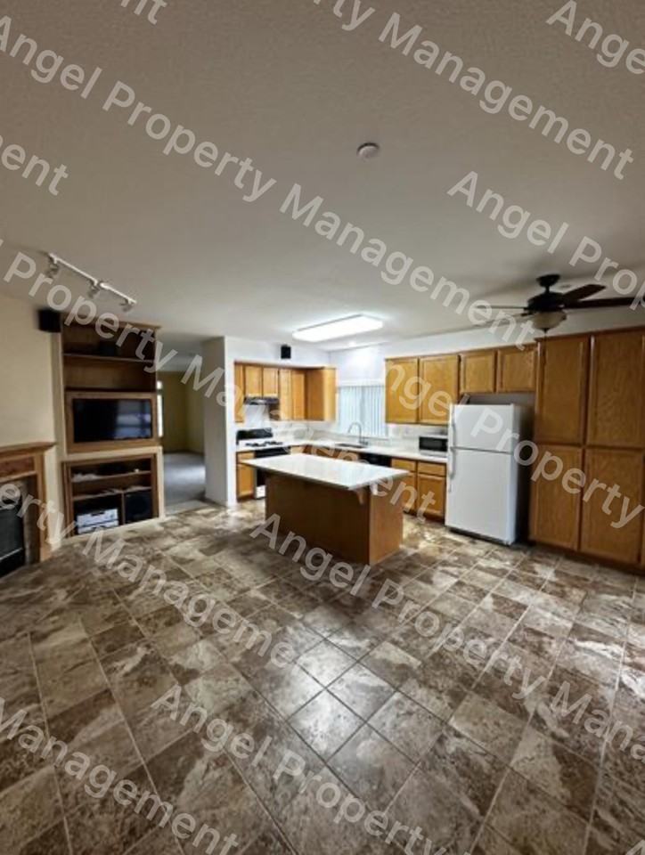 8203 Red Elk Dr #1 - Photo 5 of 11