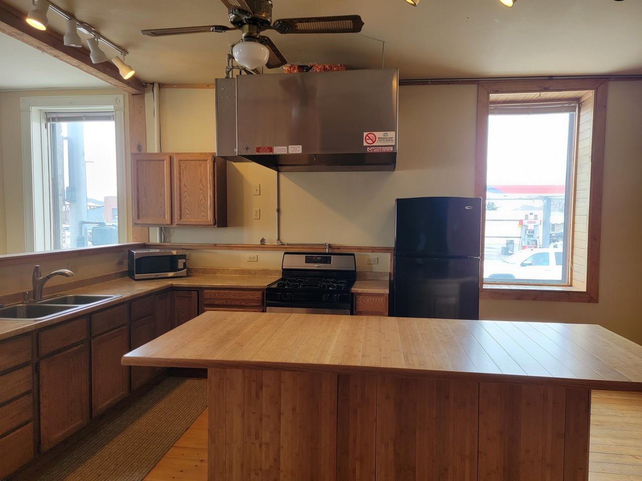 122 E Park St #122APT - Photo 3 of 25