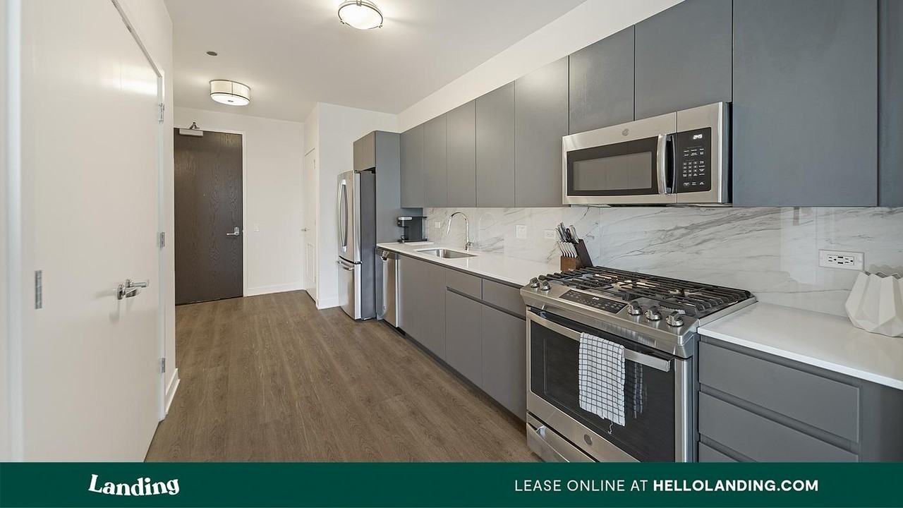 740 N Aberdeen St - Photo 3 of 28