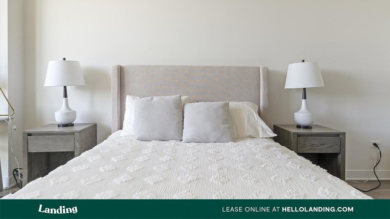 740 N Aberdeen St - Photo 7 of 28