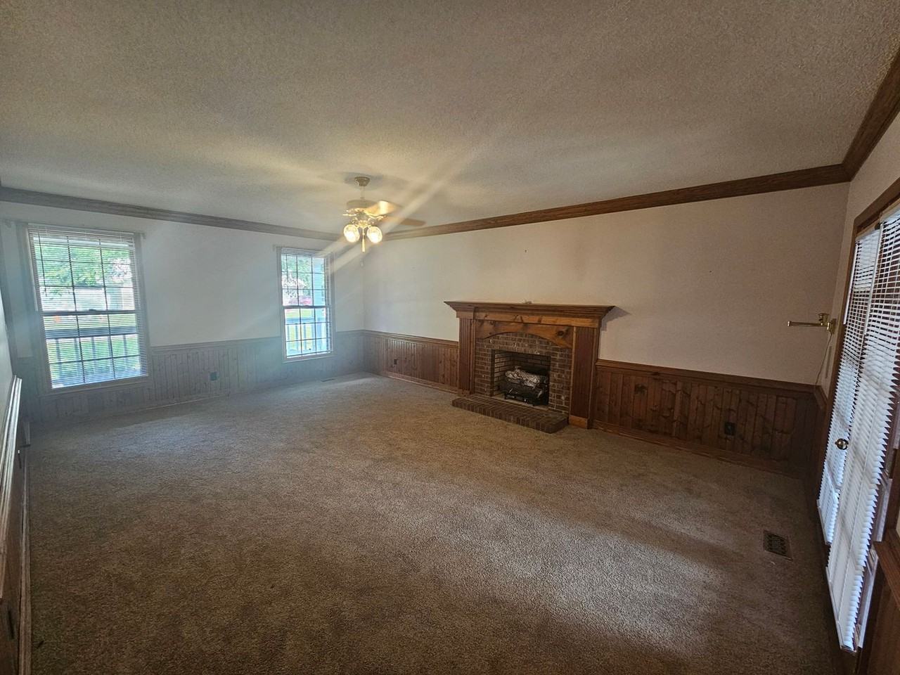 250 Lofton Dr - Photo 2 of 15