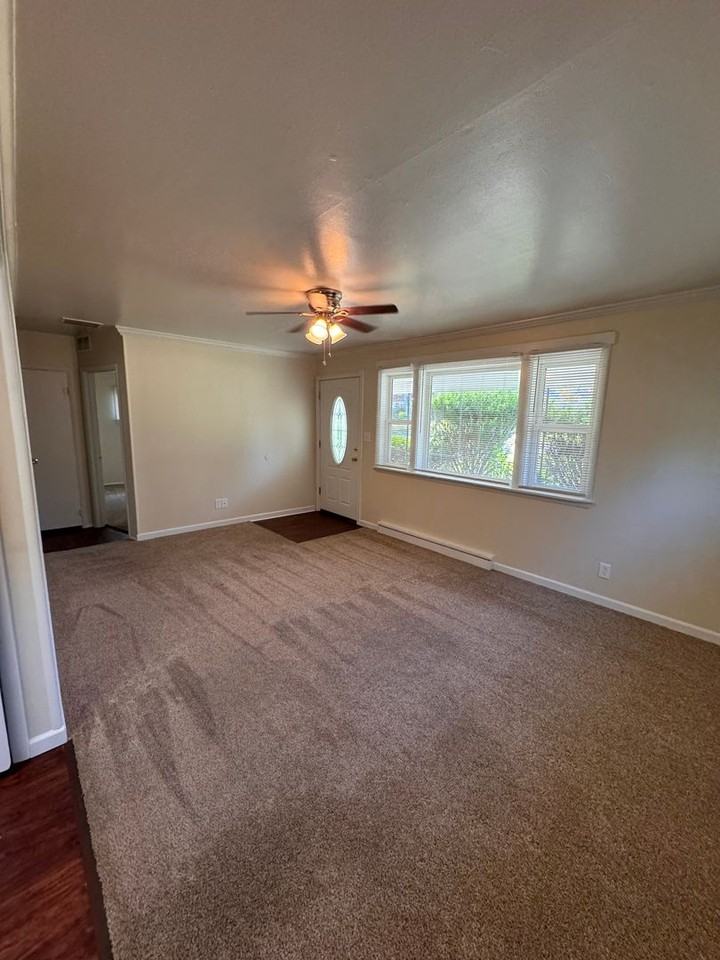 275 S Edgehill Ave - Photo 4 of 17