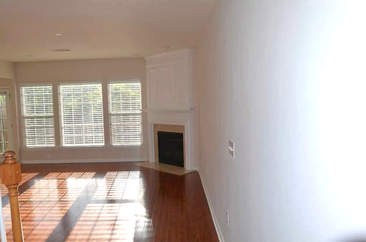 449 Lazy Creek Ln - Photo 3 of 16